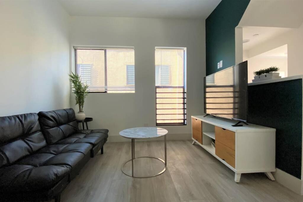 3Bd/3Ba Modern Hollywood Townhouse With Private Rooftop Villa Los Angeles Bagian luar foto